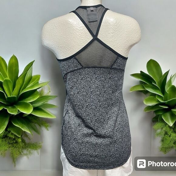 Nike Dri-Fit Black Leopard Animal Print Mesh Tank, size XS - Picture 2 of 6
